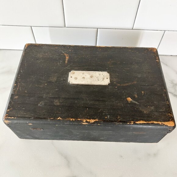 Vintage Wood Humidor Copper Lined Cigar Box Tobacco Primitive Distressed Decor - Picture 1 of 15